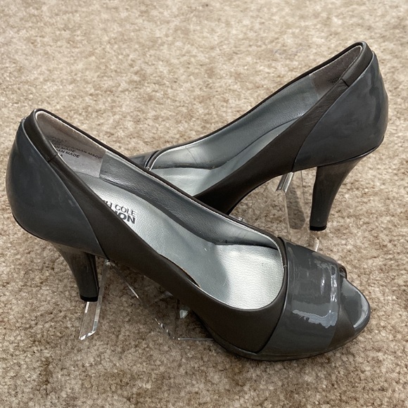 Kenneth Cole Reaction Peep Toe Pump - Picture 3 of 4